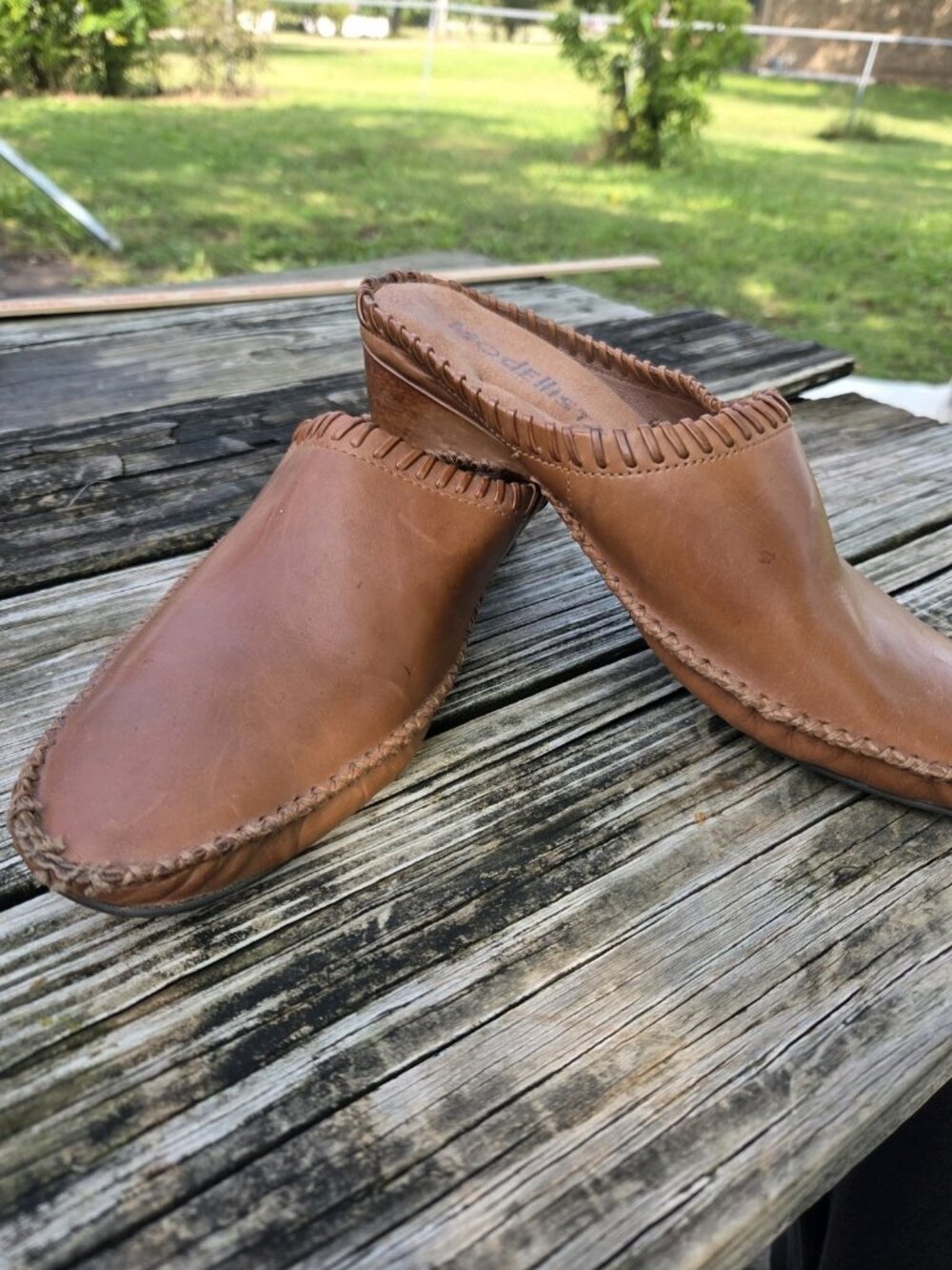 Modellista Brown Leather‎ Slip-On Kitten Heel Mules Whipstitch Accent Size 8